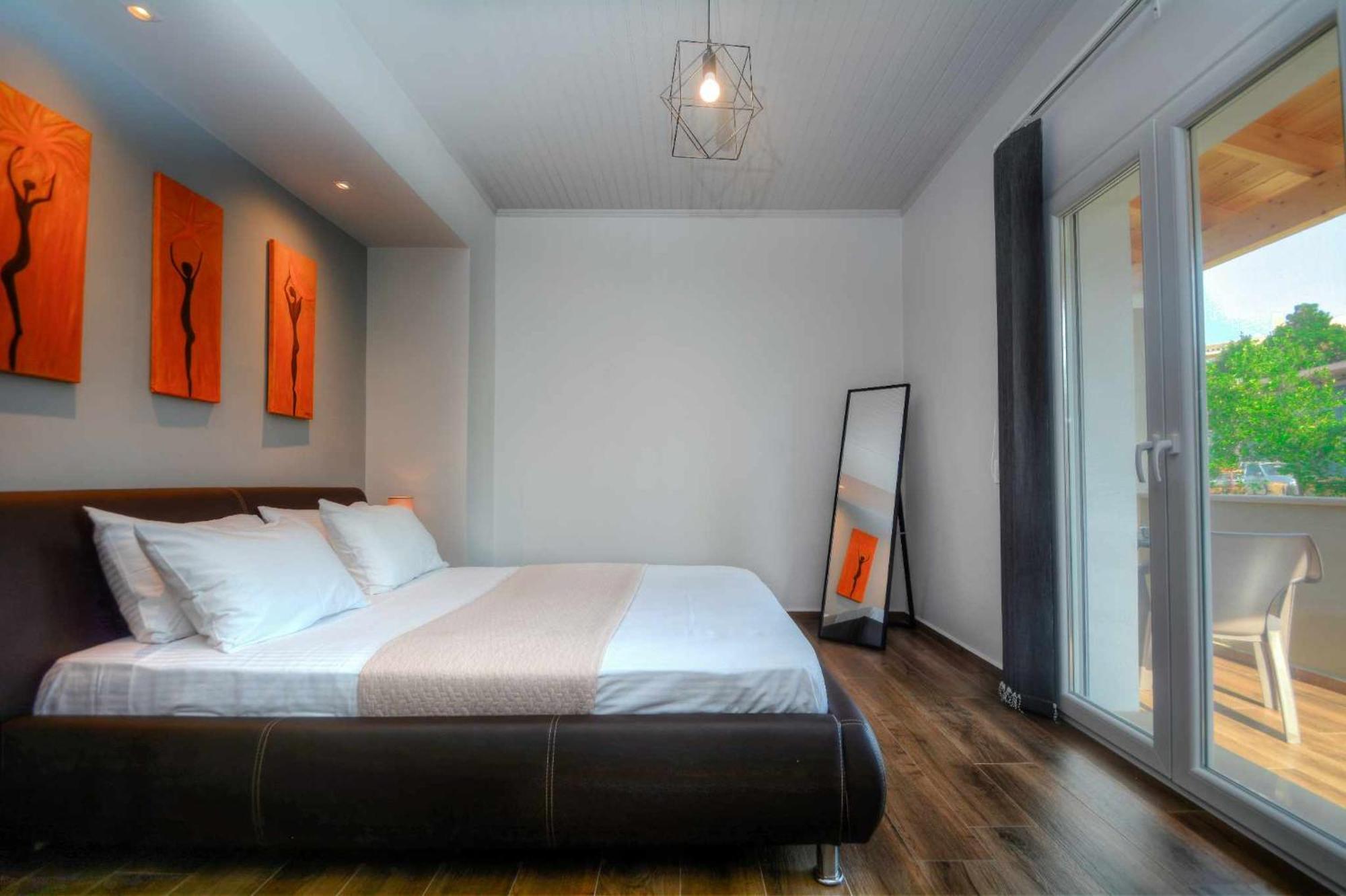 Stratos House! *